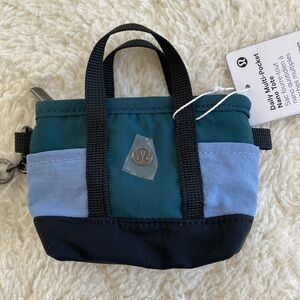 ❤️ Lululemon Daily Multi-Pocket Nano Tote Asia Exclusive NWT